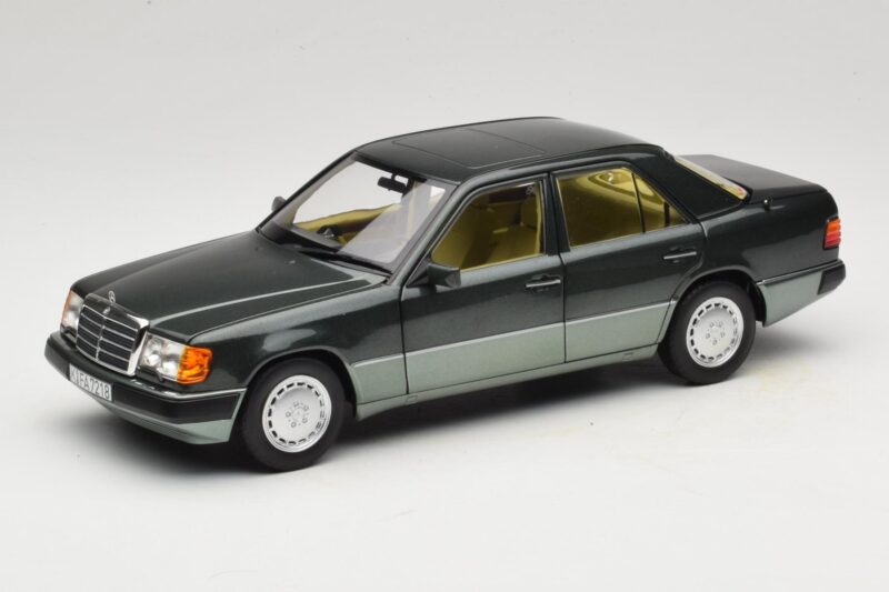 Mercedes 230E W124 Night Green Metallic Norev 1:18 183952 Metalli