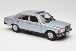 Mercedes 230E W123 Hopea & Vaaleansininen Revell 1:18 08407 Metalli — kuva 6 / 8