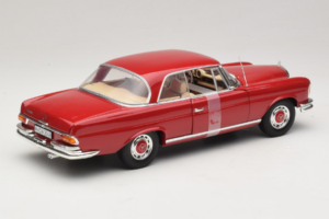 Mercedes 280 SE Coupe Punainen Norev 1:18 183527 Metalli — kuva 2 / 6
