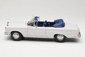 Mercedes 280 SE W111 Cabriolet Vaaleanharmaa Norev 1:18 183530 Metalli — kuva 4 / 8