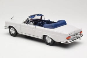 Mercedes 280 SE W111 Cabriolet Vaaleanharmaa Norev 1:18 183530 Metalli — kuva 7 / 8