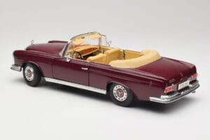 Mercedes 280SE W108 Bordeaux Punainen Maisto 1:18 31811 Metalli — kuva 7 / 8