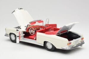 Mercedes 280SE W108 Ivory Valkoinen Maisto 1:18 50223 Metalli — kuva 5 / 8