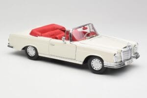 Mercedes 280SE W108 Ivory Valkoinen Maisto 1:18 50223 Metalli — kuva 6 / 8