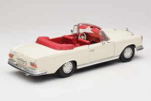 Mercedes 280 SE W108 Valkoinen Maisto 1:18 52111 Metalli — kuva 3 / 8