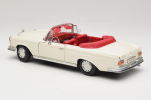 Mercedes 280 SE W108 Valkoinen Maisto 1:18 52111 Metalli — kuva 7 / 8