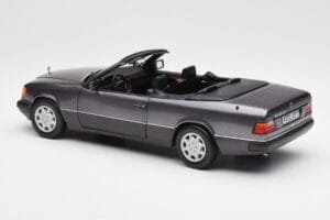 Mercedes 300 CE-24 W124 Cabriolet Violetti Metallic Norev 1:18 183567 Metalli — kuva 9 / 10
