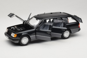 Mercedes 300 D W124 Farmari Musta Norev 1:18 183960 Metalli — kuva 2 / 8