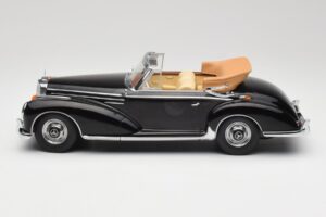 Mercedes 300 SC W188 Avoauto Musta KK-Scale 1:18 KKDC180941 Metalli — kuva 3 / 6