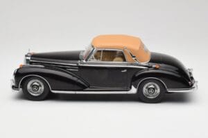 Mercedes 300 SC W188 Avoauto Softtop Musta KK-Scale 1:18 KKDC180943 Metalli — kuva 3 / 6