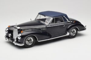 Mercedes 300 SC W188 Avoauto Softtop Tummansininen KK-Scale 1:18 KKDC180944 Metalli