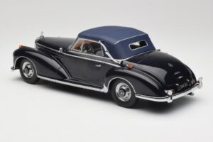 Mercedes 300 SC W188 Avoauto Softtop Tummansininen KK-Scale 1:18 KKDC180944 Metalli — kuva 5 / 6