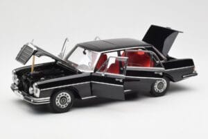Mercedes 300 SEL 6.3 W109 Musta AUTOart 1:18 76140 Metalli — kuva 2 / 8