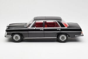 Mercedes 300 SEL 6.3 W109 Musta AUTOart 1:18 76140 Metalli — kuva 4 / 8