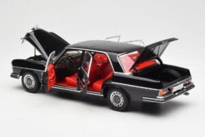 Mercedes 300 SEL 6.3 W109 Musta AUTOart 1:18 76140 Metalli — kuva 5 / 8