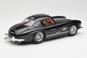 Mercedes 300 SL W198 Musta Bburago 1:18 35791 Metalli — kuva 3 / 8