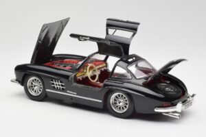 Mercedes 300 SL W198 Musta Bburago 1:18 35791 Metalli — kuva 5 / 8