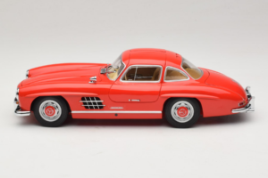 Mercedes 300 SL Gullwing Punainen Minichamps 1:18 180039001 Metalli — kuva 4 / 8