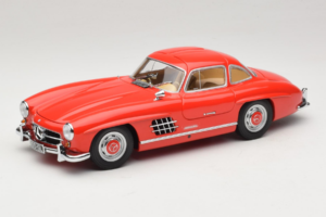 Mercedes 300 SL Gullwing Punainen Minichamps 1:18 180039001 Metalli