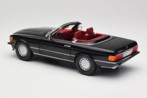 Mercedes 300 SL R107 Musta Norev 1:18 183511 Metalli — kuva 7 / 8