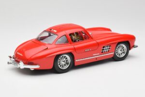 Mercedes 300 SL Punainen Bburago 1:18 3015 Metalli — kuva 3 / 8