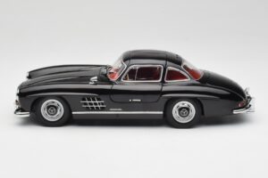 Mercedes 300 SL W198 Musta Minichamps 1:18 180039004 Metalli — kuva 4 / 8