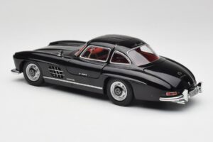 Mercedes 300 SL W198 Musta Minichamps 1:18 180039004 Metalli — kuva 7 / 8