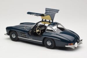 Mercedes 300 SL W198 Gullwing Tummansininen Minichamps 1:18 110037216 Metalli — kuva 5 / 8