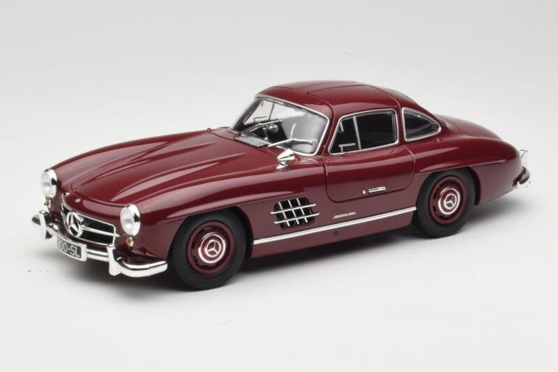 Mercedes 300 SL W198 Gullwing Tummanpunainen Minichamps 1:18 110037218 Metalli