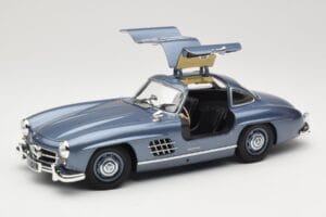 Mercedes 300 SL W198 Gullwing Light Blue Metallic Minichamps 1:18 110037220 Metalli — kuva 2 / 8