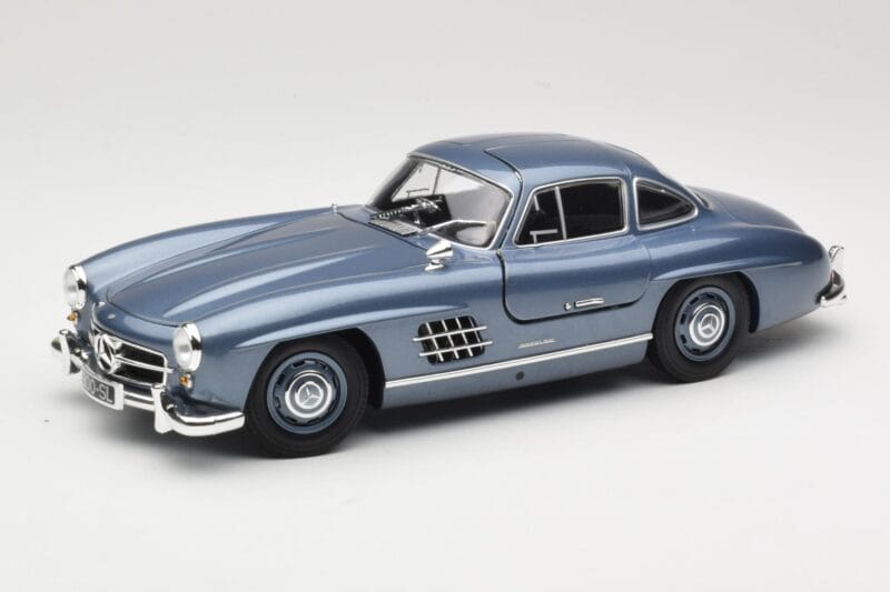 Mercedes 300 SL W198 Gullwing Light Blue Metallic Minichamps 1:18 110037220 Metalli