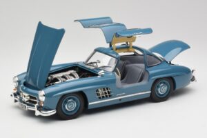 Mercedes 300 SL W198 Vaaleansininen Minichamps 1:18 180039007 Metalli — kuva 2 / 8