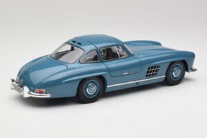 Mercedes 300 SL W198 Vaaleansininen Minichamps 1:18 180039007 Metalli — kuva 3 / 8