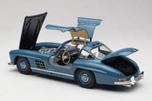 Mercedes 300 SL W198 Vaaleansininen Minichamps 1:18 180039007 Metalli — kuva 5 / 8