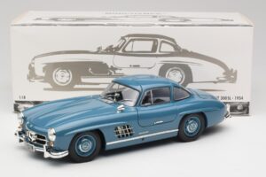 Mercedes 300 SL W198 Vaaleansininen Minichamps 1:18 180039007 Metalli — kuva 8 / 8