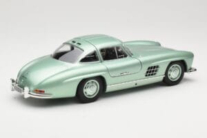 Mercedes 300 SL W198 Gullwing Light Green Metallic Minichamps 1:18 110037221 Metalli — kuva 3 / 8