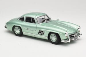Mercedes 300 SL W198 Gullwing Light Green Metallic Minichamps 1:18 110037221 Metalli — kuva 6 / 8