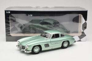 Mercedes 300 SL W198 Gullwing Light Green Metallic Minichamps 1:18 110037221 Metalli — kuva 8 / 8