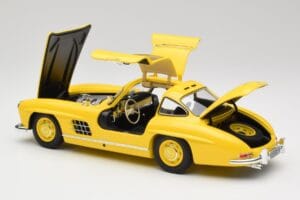 Mercedes 300 SL W198 Vaaleankeltainen Minichamps 1:18 180039009 Metalli — kuva 5 / 8
