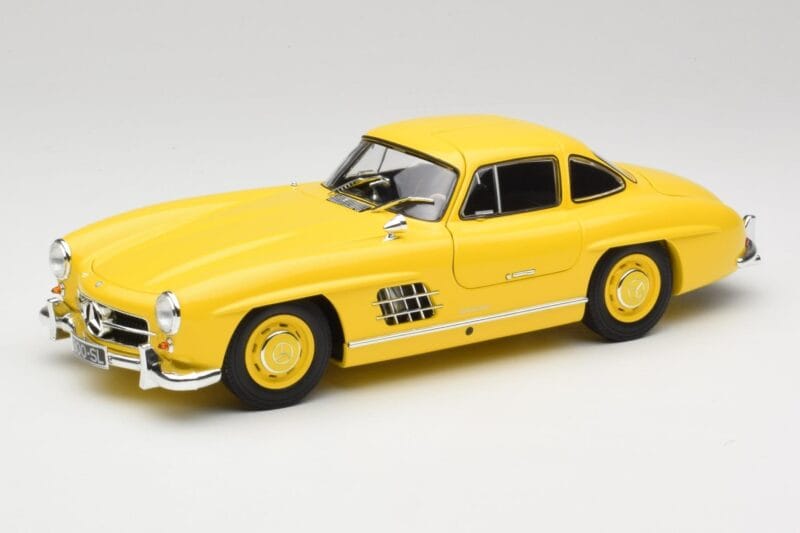 Mercedes 300 SL W198 Vaaleankeltainen Minichamps 1:18 180039009 Metalli