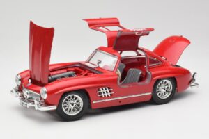 Mercedes 300 SL W198 Red Metallic Bburago 1:18 3013-M1 Metalli — kuva 2 / 8