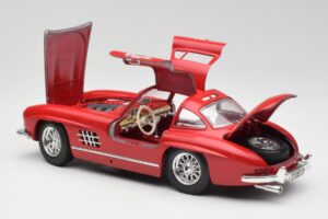 Mercedes 300 SL W198 Red Metallic Bburago 1:18 3013-M1 Metalli — kuva 5 / 8