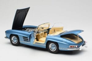 Mercedes 300 SL W198 Roadster Hardtop Light Blue Metallic Minichamps 1:18 180039042 Metalli — kuva 6 / 9