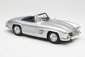 Mercedes 300 SL W198 Roadster Silver Metallic Minichamps 1:18 180039030 Metalli — kuva 6 / 8