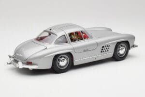 Mercedes 300 SL W198 Gullwing Silver Harmaa Bburago 1:18 3513 Metalli — kuva 3 / 8