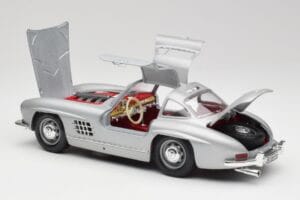 Mercedes 300 SL W198 Gullwing Silver Harmaa Bburago 1:18 3513 Metalli — kuva 4 / 8