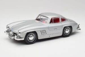 Mercedes 300 SL W198 Gullwing Silver Harmaa Bburago 1:18 3513 Metalli