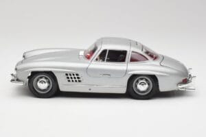 Mercedes 300 SL W198 Gullwing Silver Harmaa Bburago 1:18 3513 Metalli — kuva 5 / 8