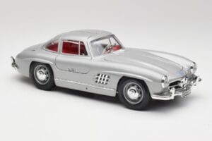 Mercedes 300 SL W198 Gullwing Silver Harmaa Bburago 1:18 3513 Metalli — kuva 6 / 8
