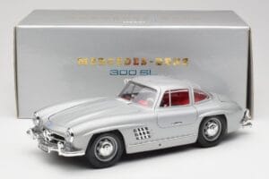 Mercedes 300 SL W198 Gullwing Silver Harmaa Bburago 1:18 3513 Metalli — kuva 8 / 8
